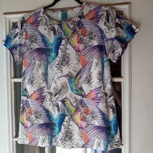 Colorful Hummingbird Print Short Sleeve Tee Women's Size Small